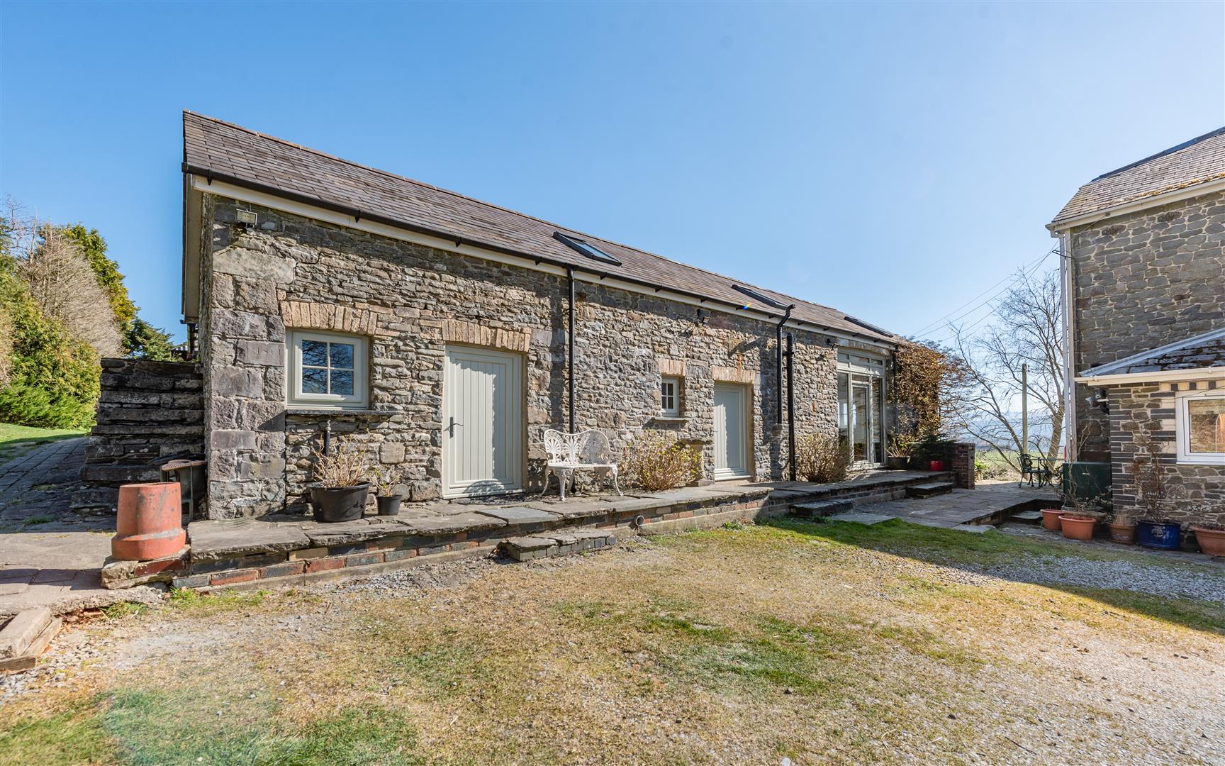 Y Wern, Llansadwrn, Llanwrda, SA19 8HY